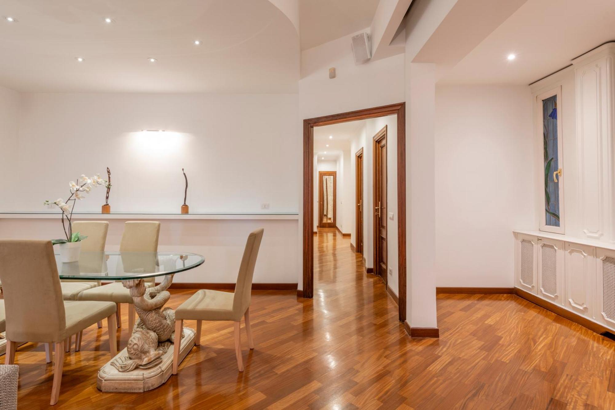 1 - Elegante Con Terrazzo *