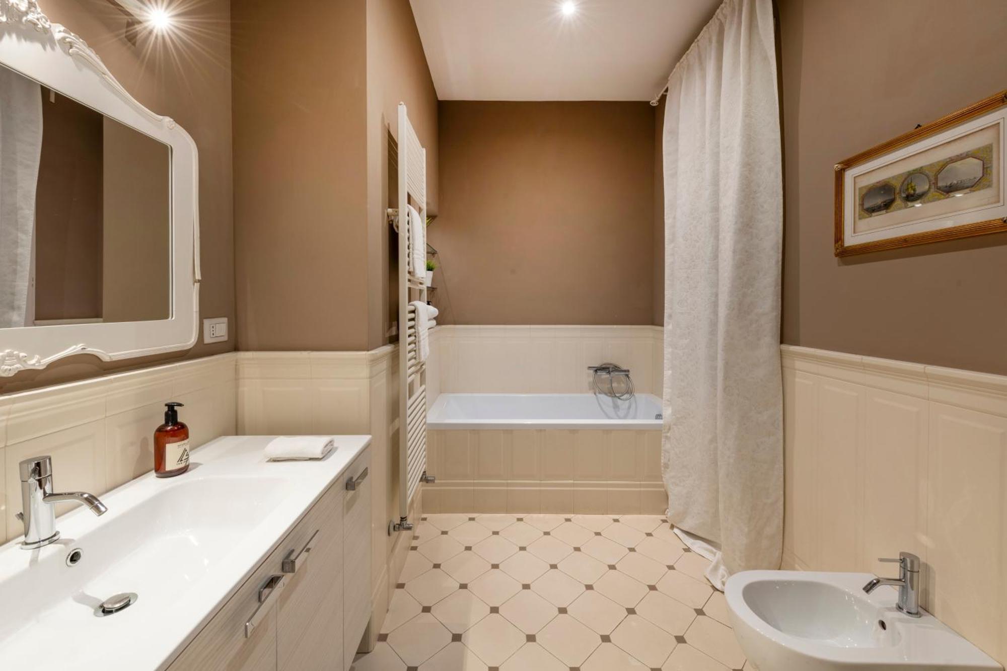 1 - Elegante Con Terrazzo Appartamento